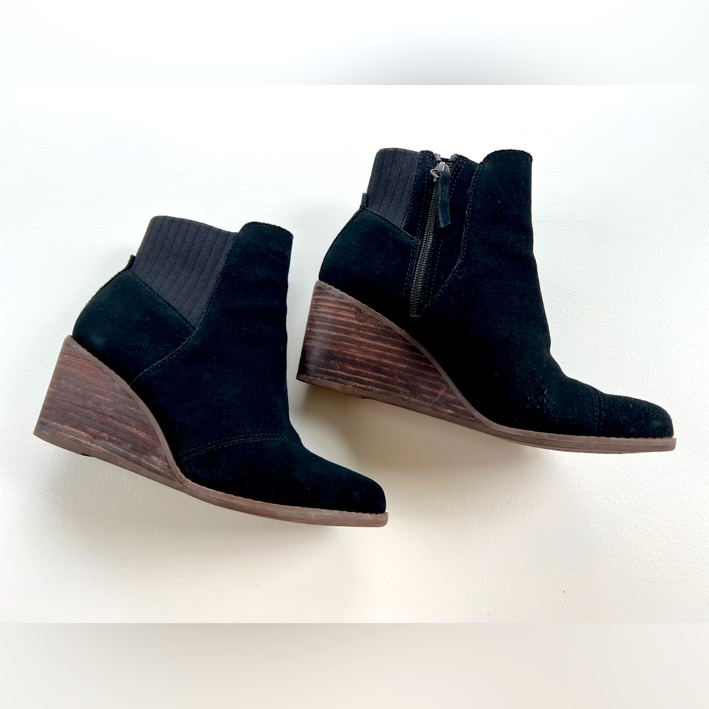 TOMS, Sadie wedge bootie, Black Suede, Size 7